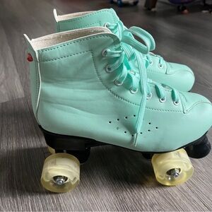 Mint Green Roller Skates With Light Up Wheels